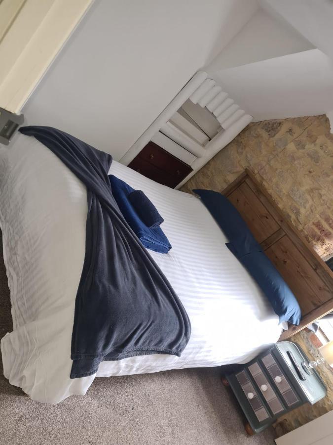 Crosskeys Inn Guest Rooms In Wye Valley 굿리치 외부 사진