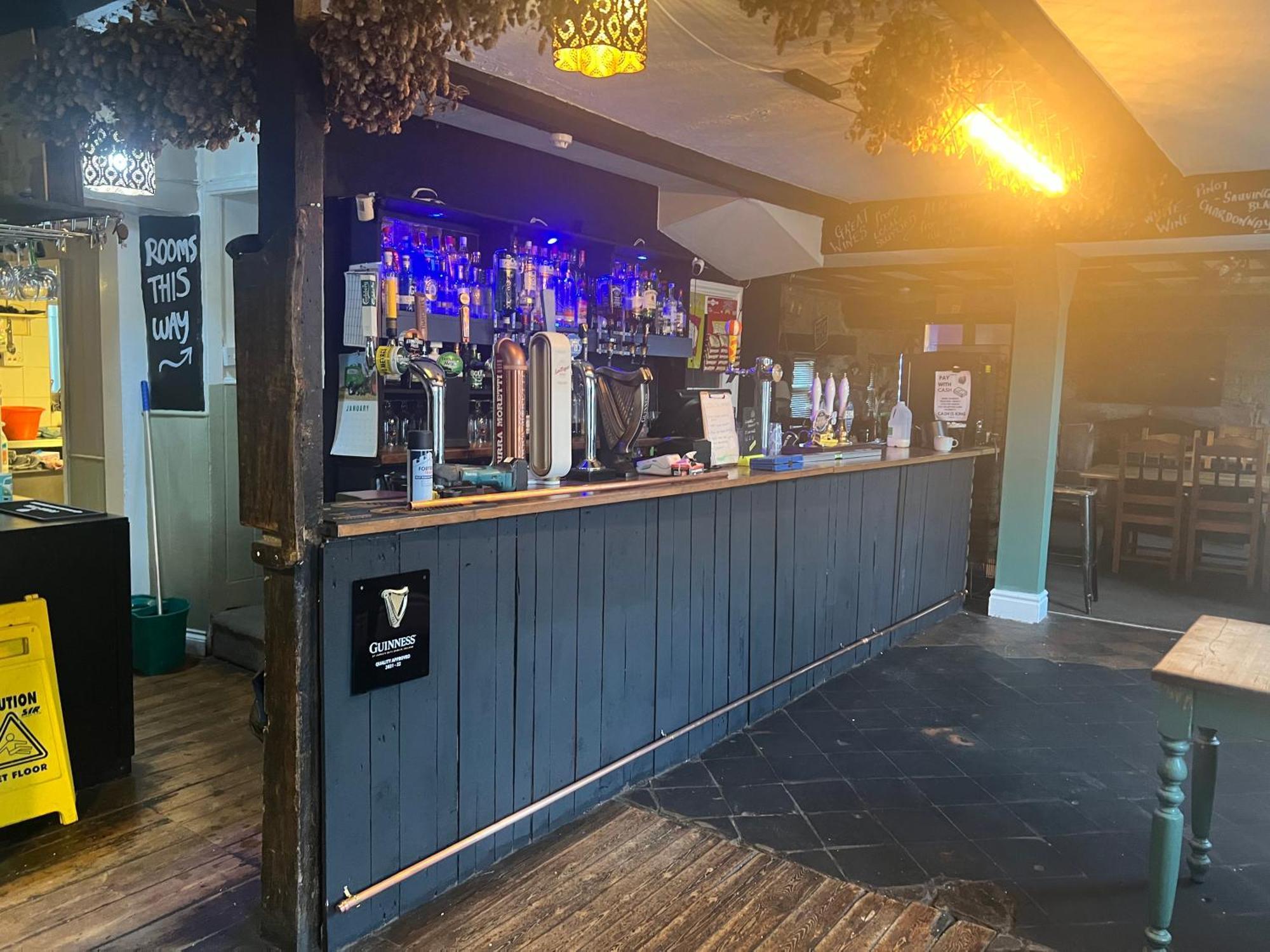 Crosskeys Inn Guest Rooms In Wye Valley 굿리치 외부 사진
