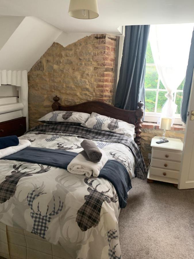 Crosskeys Inn Guest Rooms In Wye Valley 굿리치 외부 사진
