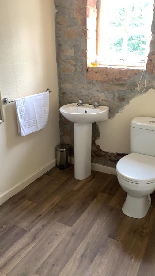 Crosskeys Inn Guest Rooms In Wye Valley 굿리치 외부 사진